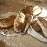 Ed � arricchita da pentoloni e forme di pane posti l� dagli organizzatori della visita per rievocarne l�antico utilizzo.